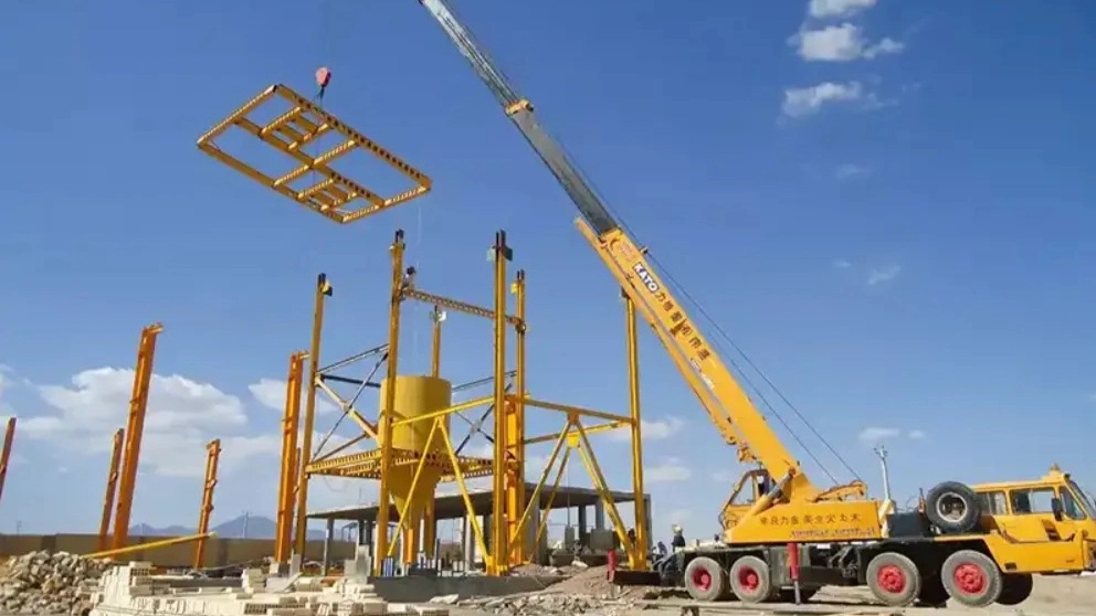 آشنایی با جرثقیل و انواع آن آشنایی با جرثقیل و انواع آن